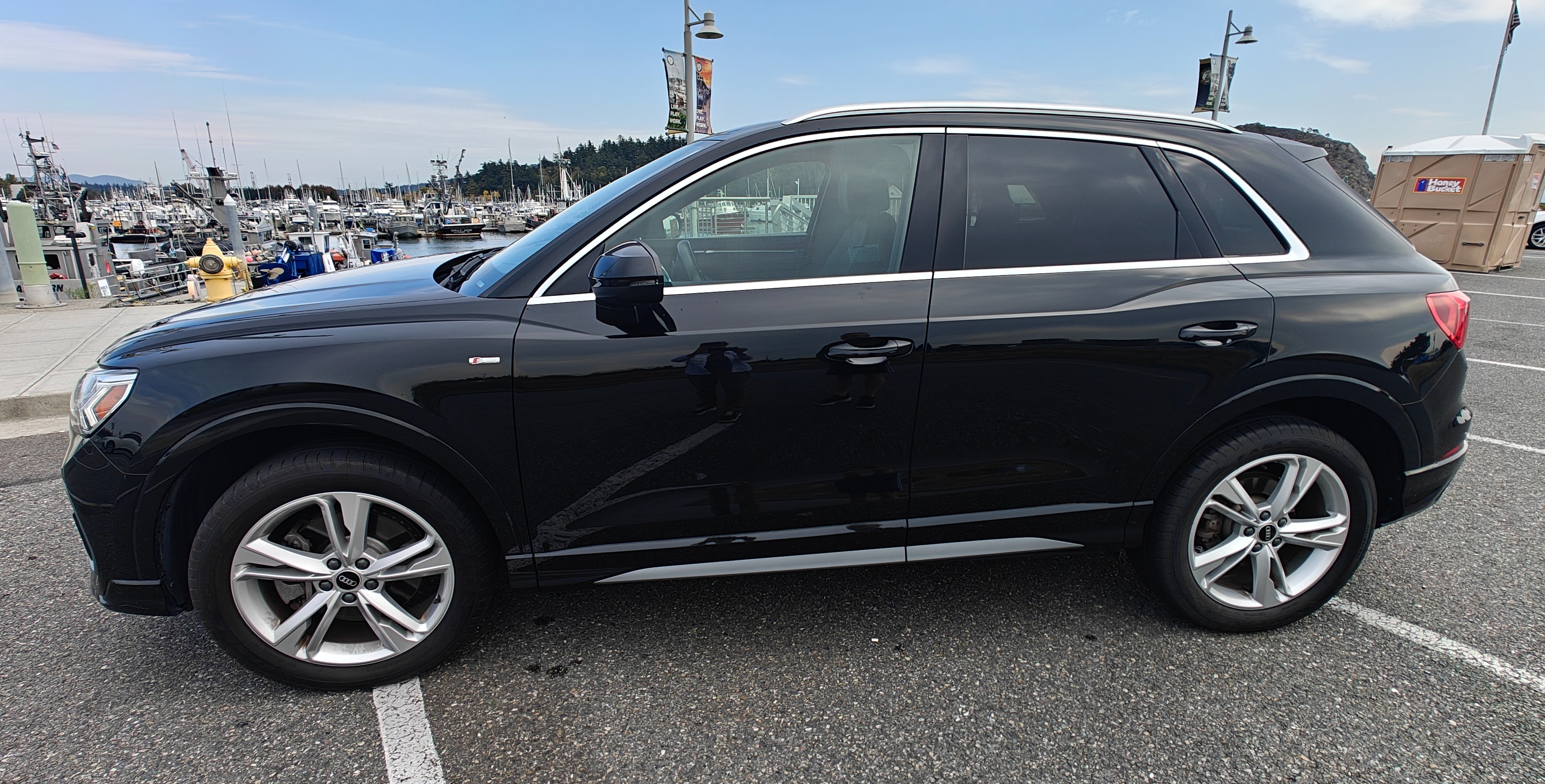 Used 2022 Audi Q3 2.0T Premium Plus w/ Premium Plus Package AWD/4WD image 1