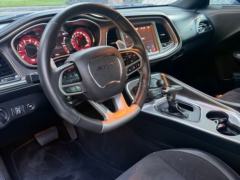 Used 2022 Dodge Challenger SRT Hellcat RWD image 6