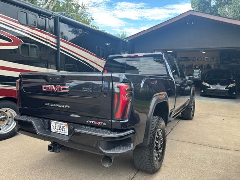 Used 2025 GMC Sierra 2500 AT4X AWD/4WD image 5