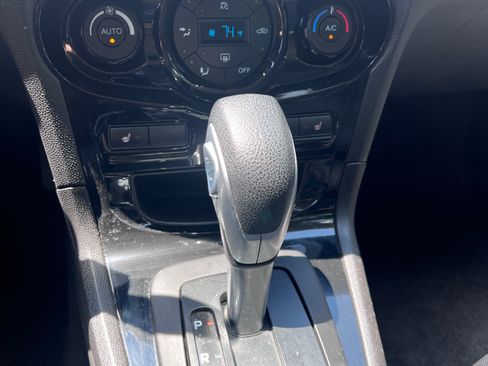 Used 2015 Ford Fiesta SE w/ Comfort Package FWD image 17