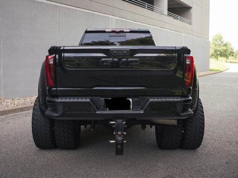 Used 2024 GMC Sierra 3500 Denali w/ Technology Package AWD/4WD image 4