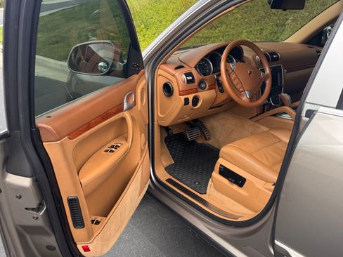 Used 2004 Porsche Cayenne S AWD/4WD image 10