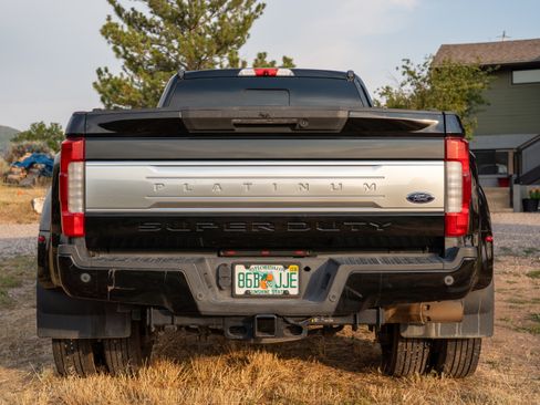 Used 2019 Ford F450 Platinum w/ Platinum Ultimate Package AWD/4WD image 2