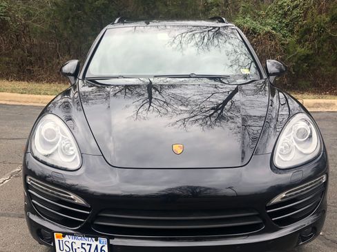 Used 2014 Porsche Cayenne Sport Utility 4D image 1