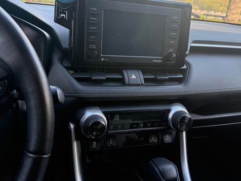 Used 2021 Toyota RAV4 XLE w/ XLE Grade Weather Package image 8