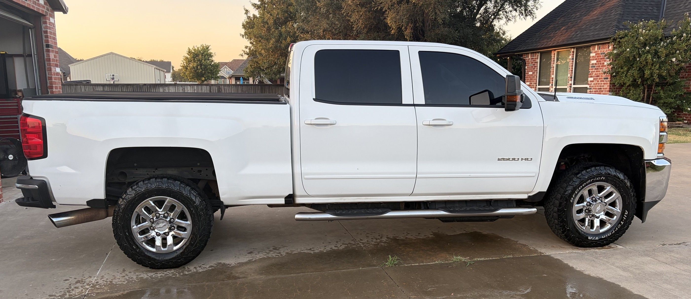 Used 2018 Chevrolet Silverado 2500 LT w/ LT Fleet Convenience Package AWD/4WD image 2