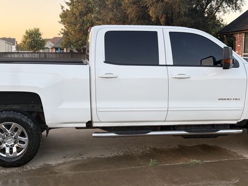 Used 2018 Chevrolet Silverado 2500 LT w/ LT Fleet Convenience Package AWD/4WD image 2