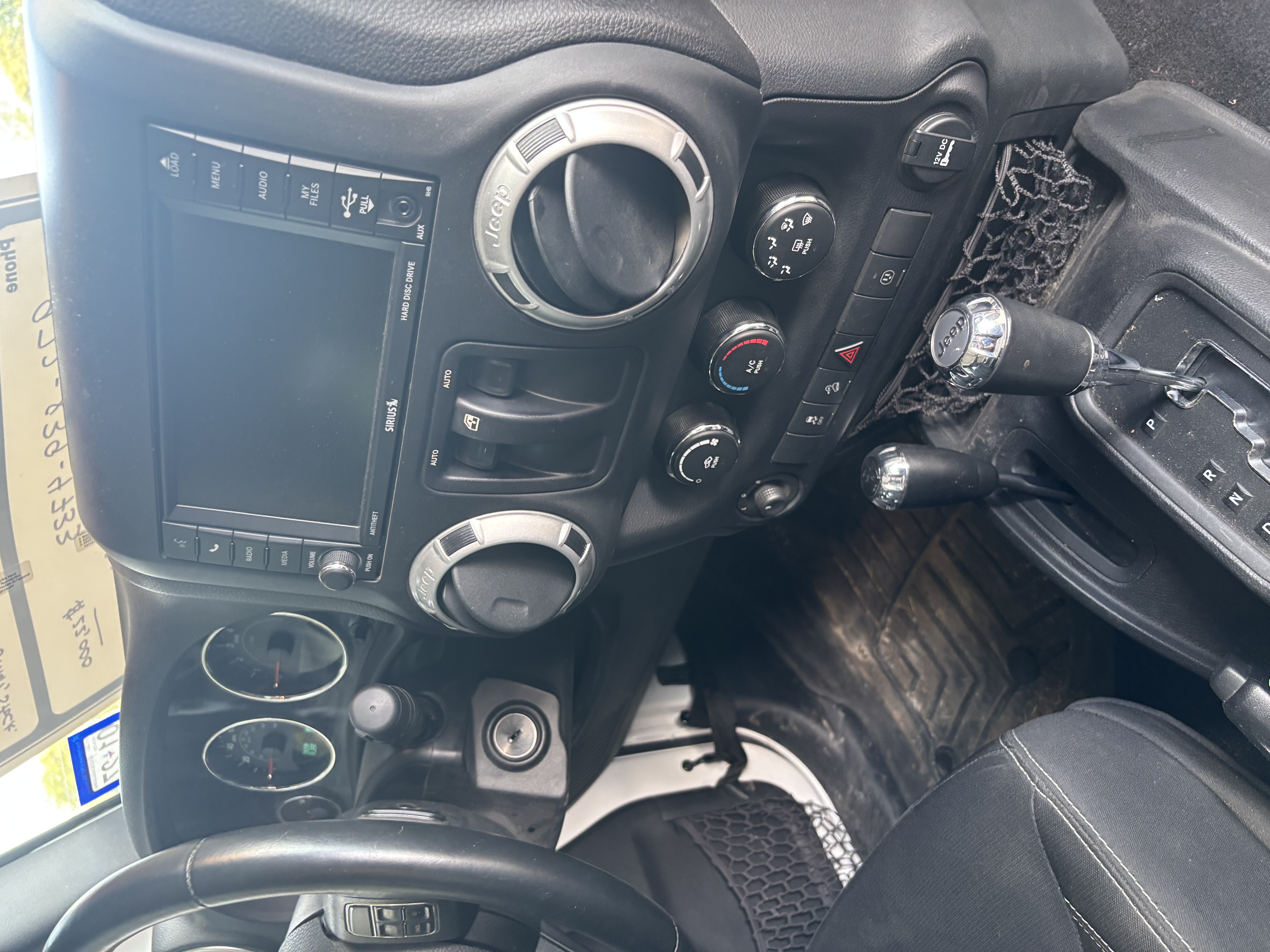 Used 2015 Jeep Wrangler Rubicon w/ Power Convenience Group AWD/4WD image 10