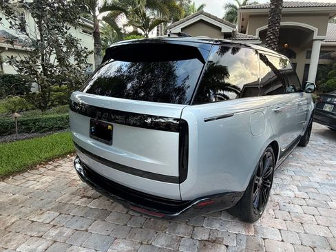 Used 2024 Land Rover Range Rover SE image 8