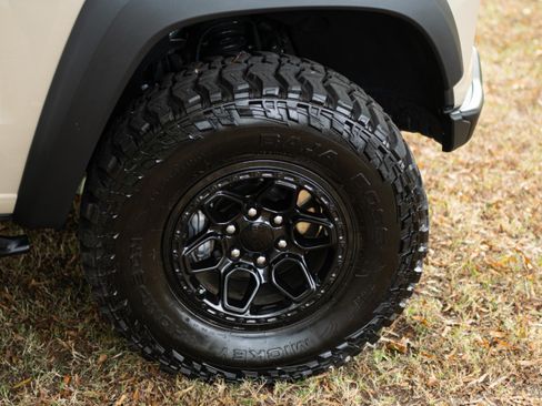 Used 2024 Chevrolet Colorado ZR2 w/ ZR2 Bison Edition image 18