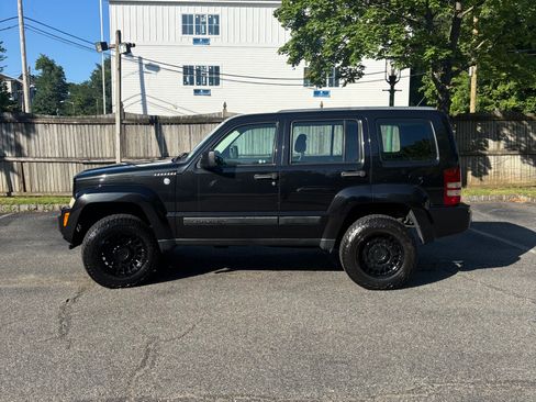 Used 2012 Jeep Liberty Sport w/ Driver Convenience Group AWD/4WD image 11