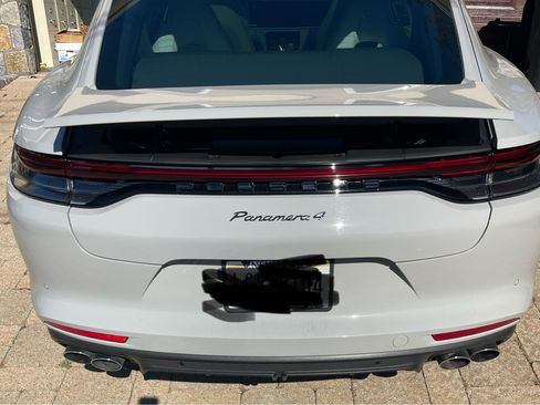 Used 2023 Porsche Panamera image 9