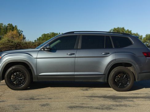 Used 2018 Volkswagen Atlas SEL image 1