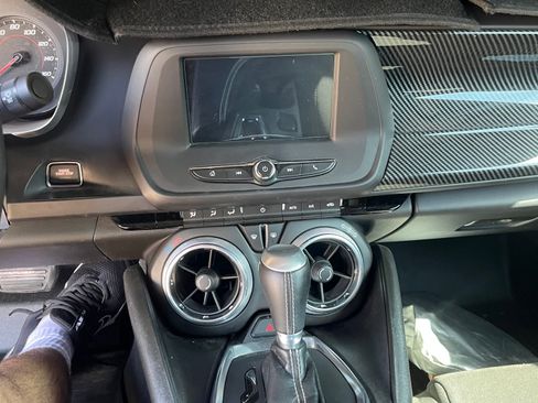Used 2016 Chevrolet Camaro LT RWD image 18