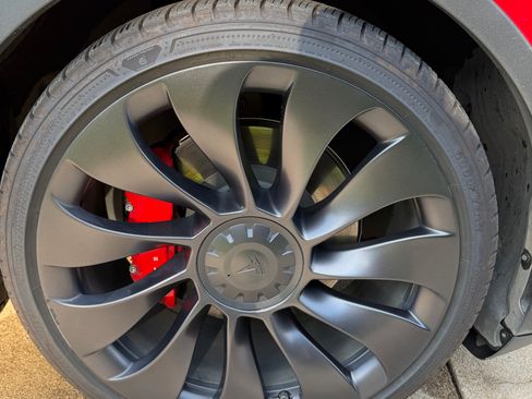 Used 2023 Tesla Model Y Performance AWD/4WD image 14