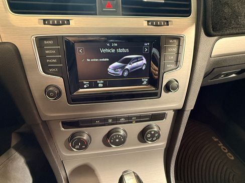 Used 2015 Volkswagen Golf S FWD image 31