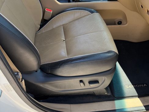 Used 2018 Kia Sedona SX FWD image 11