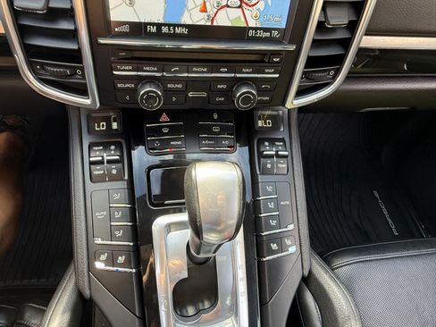 Used 2012 Porsche Cayenne S image 22
