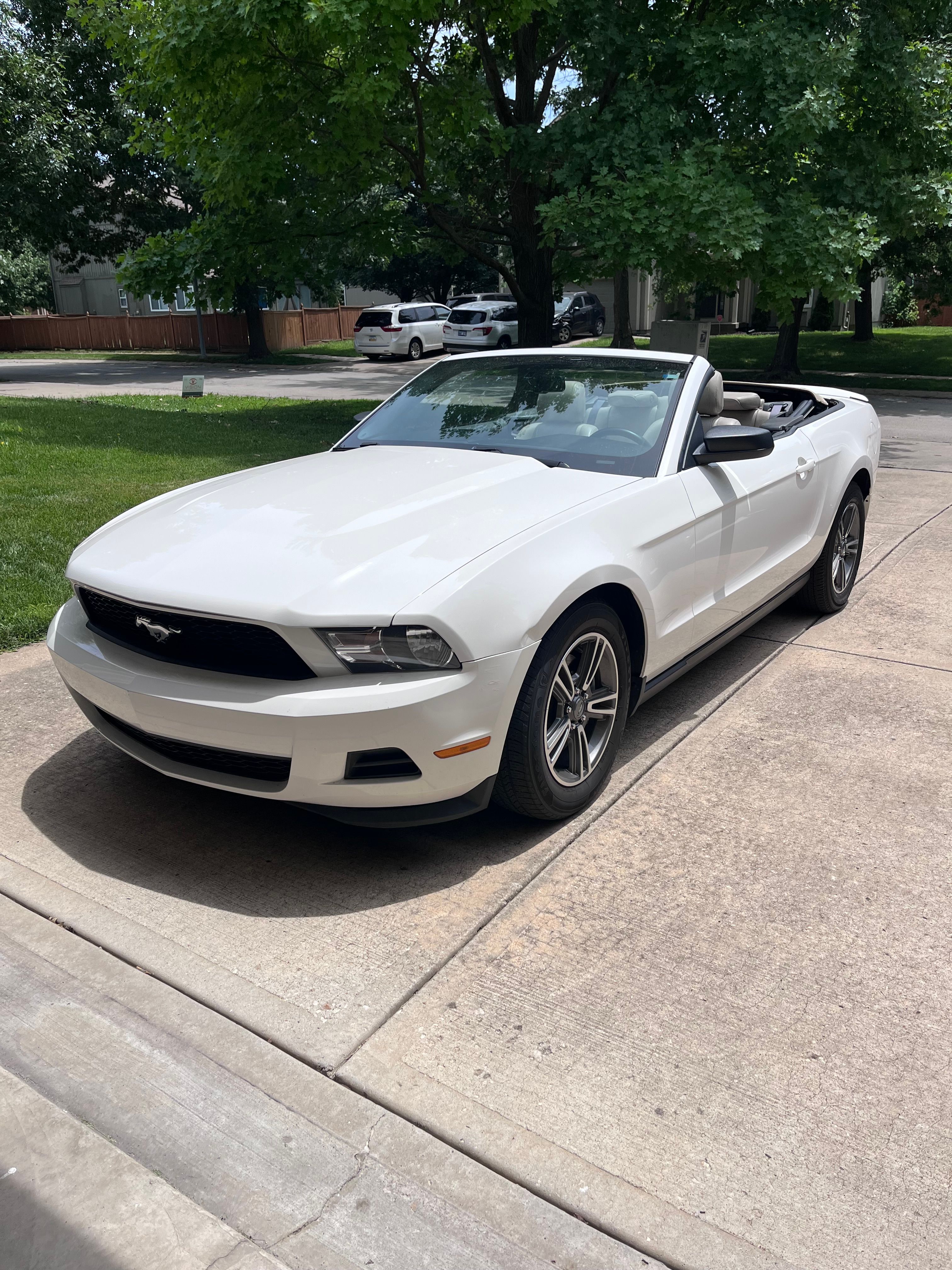 Used 2012 Ford Mustang Premium RWD image 2