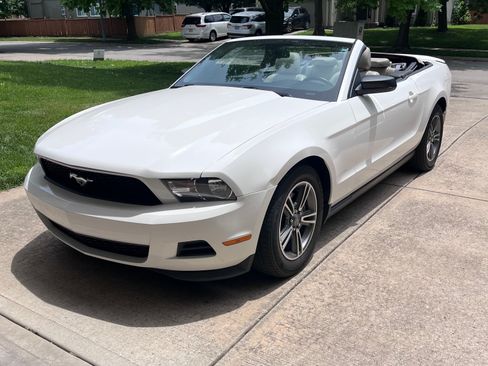 Used 2012 Ford Mustang Premium RWD image 2