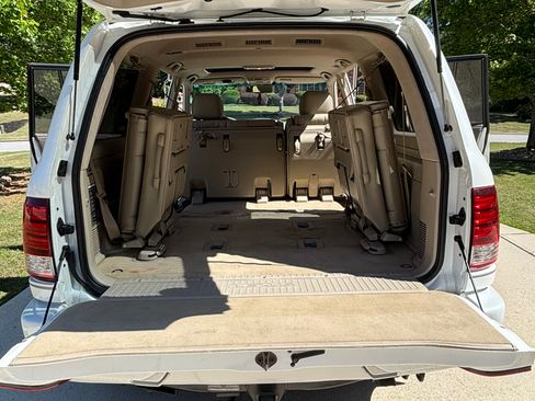 Used 2006 Lexus LX 470 4WD image 22