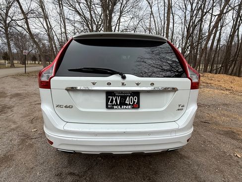 Used 2016 Volvo XC60 T6 Platinum w/ Climate Package image 10