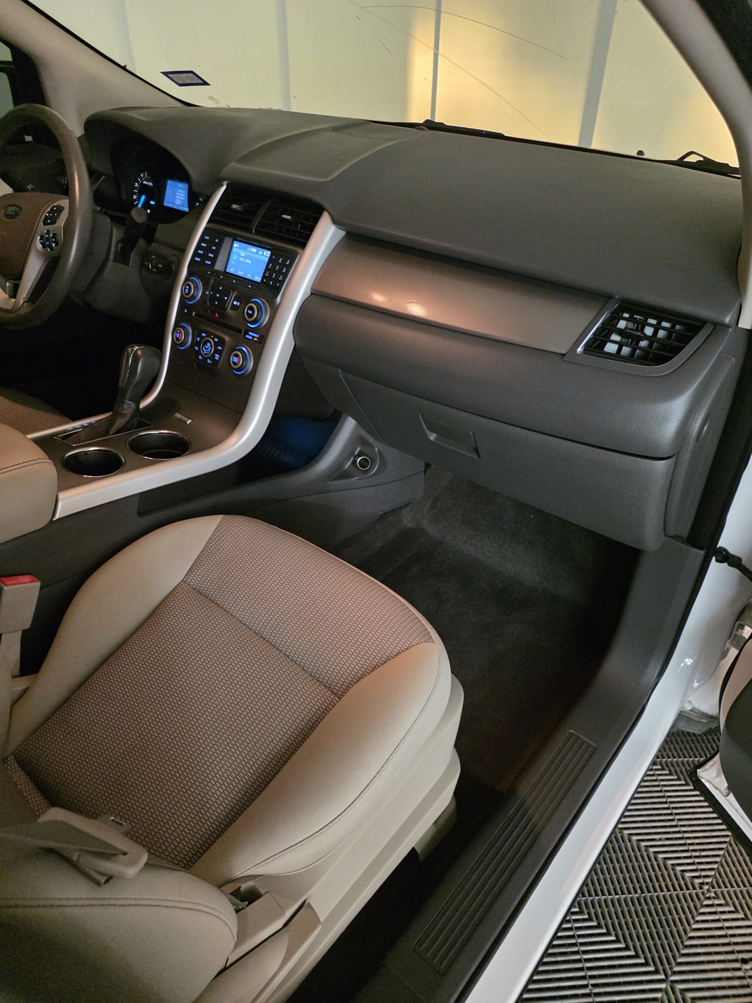 Used 2014 Ford Edge SEL FWD image 6