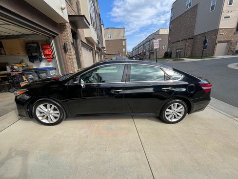 Used 2013 Toyota Avalon XLE image 4