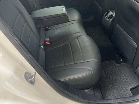 Used 2019 Mercedes-Benz GLC 350e 4MATIC image 10