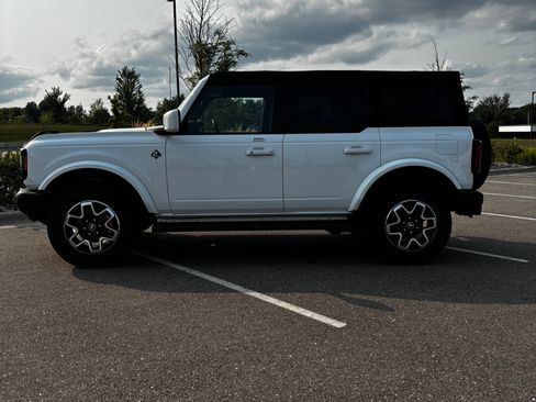 Used 2022 Ford Bronco Outer Banks AWD/4WD image 5