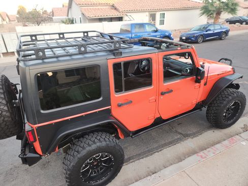 Used 2015 Jeep Wrangler Unlimited Rubicon w/ Connectivity Group image 5