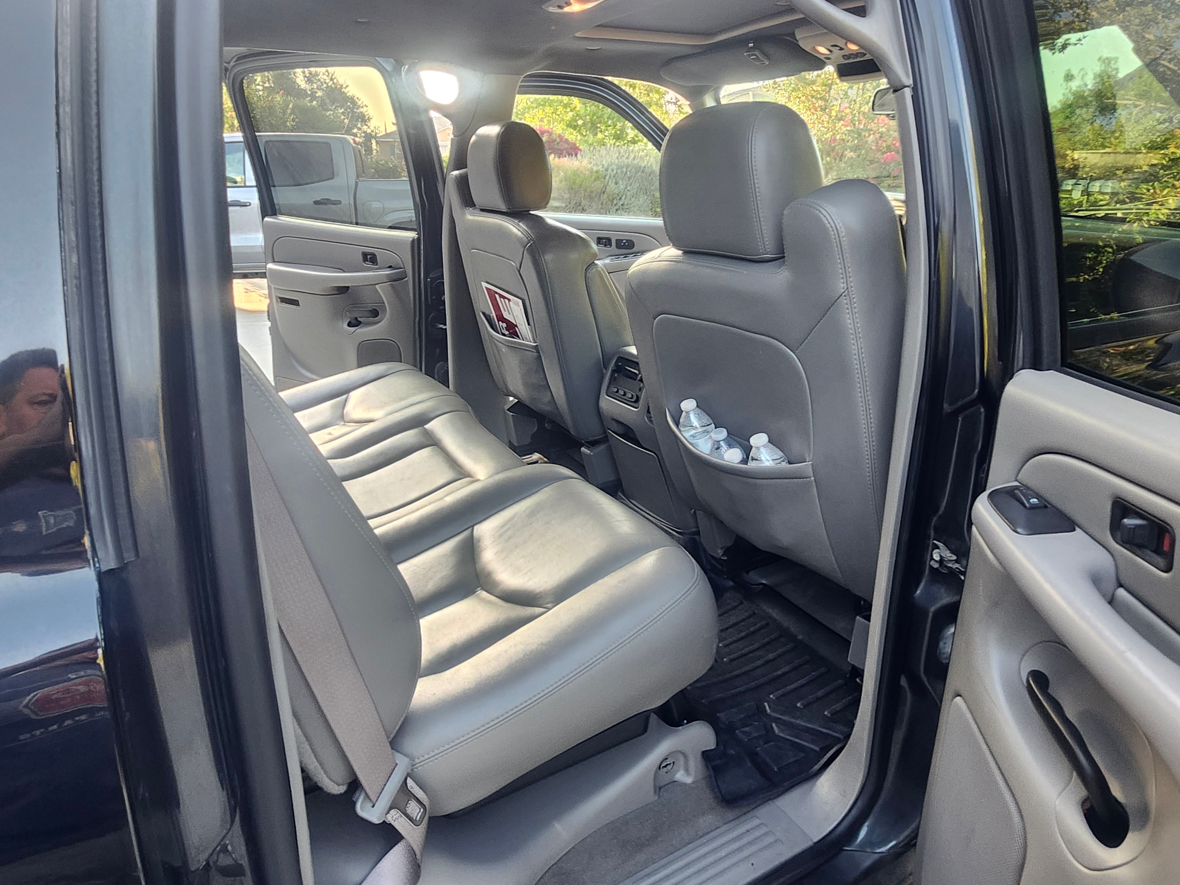 Used 2005 Chevrolet Avalanche Z71 w/ Sun And Sound Package AWD/4WD image 14