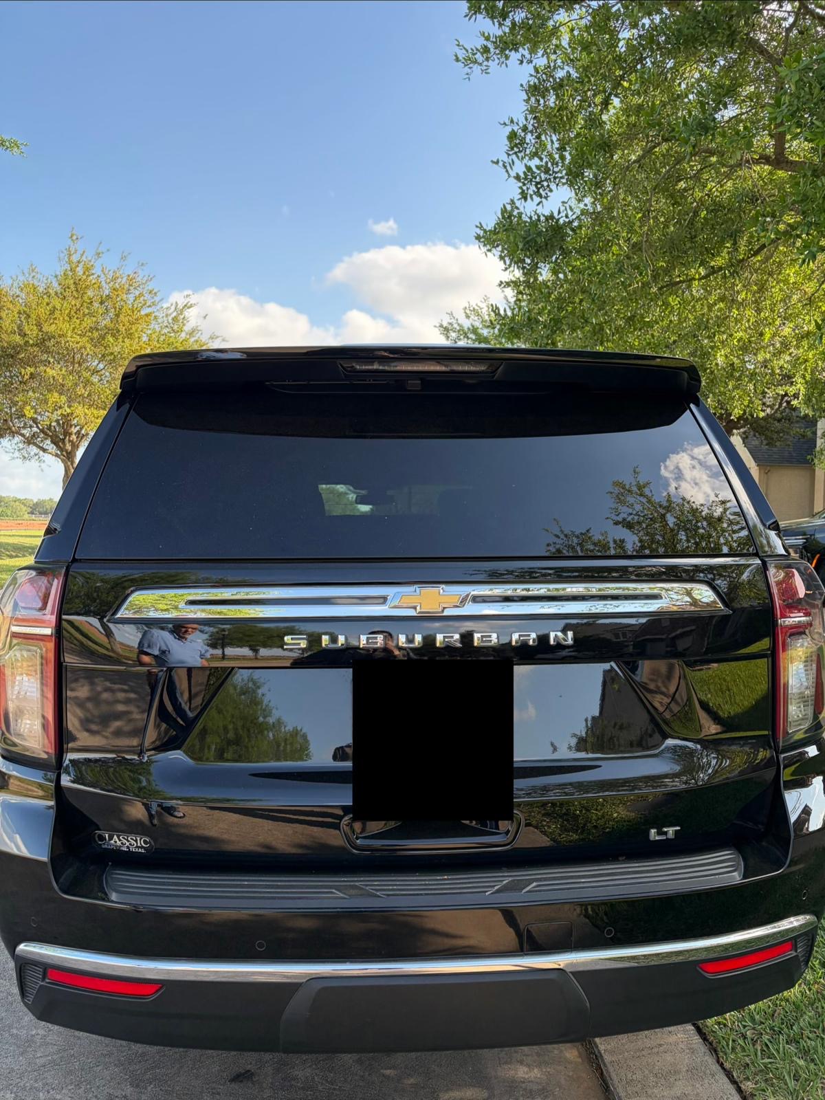 Used 2022 Chevrolet Suburban LT RWD image 5