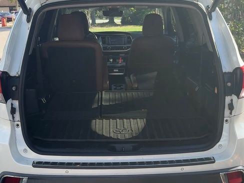 Used 2017 Toyota Highlander Limited AWD/4WD image 15