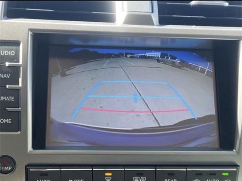 Used 2017 Lexus GX 460 Premium w/ Premium Package image 24