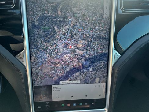 Used 2016 Tesla Model S 90D image 4