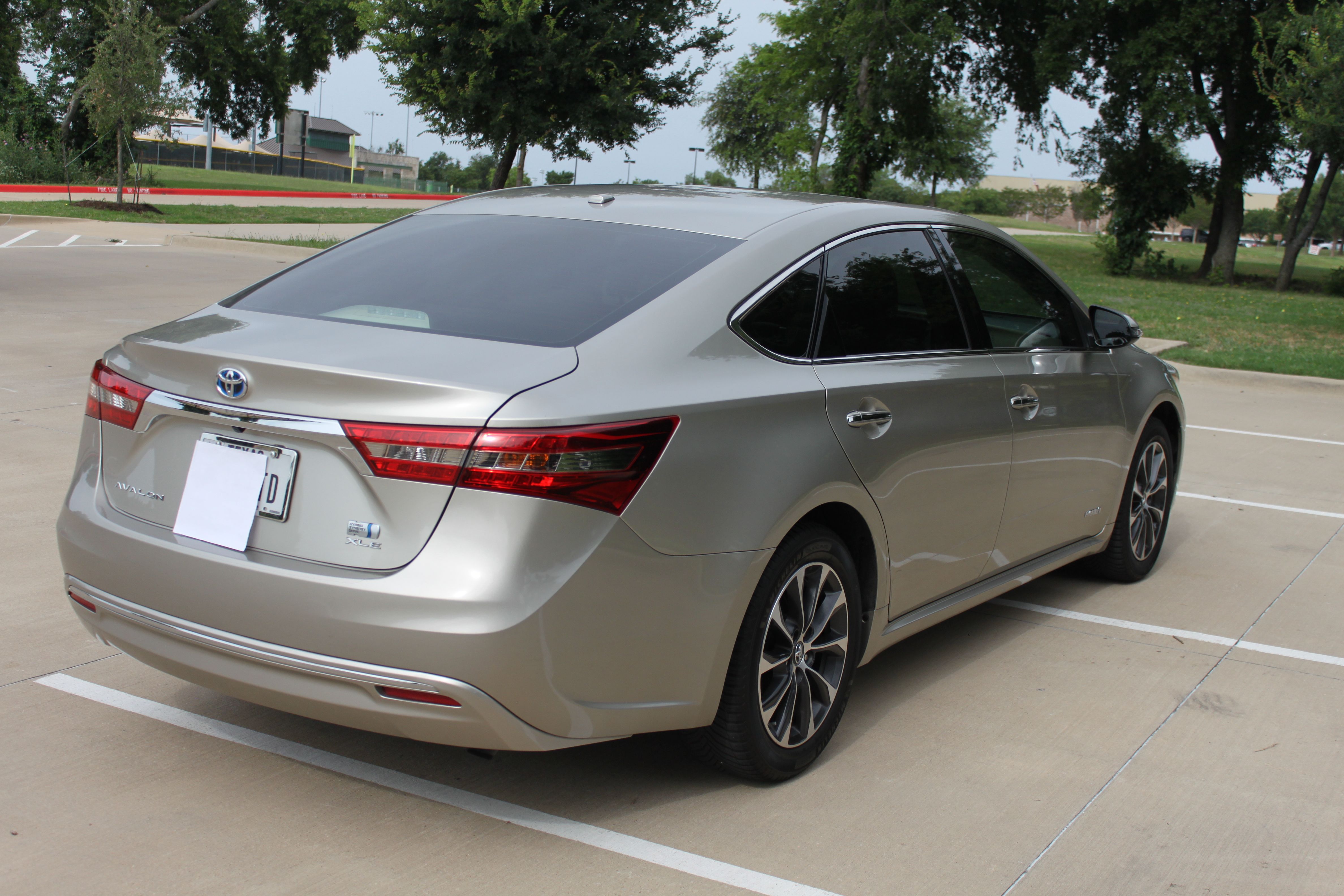 Used 2018 Toyota Avalon XLE Premium FWD image 5