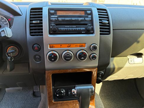 Used 2007 Nissan Pathfinder LE AWD/4WD image 14