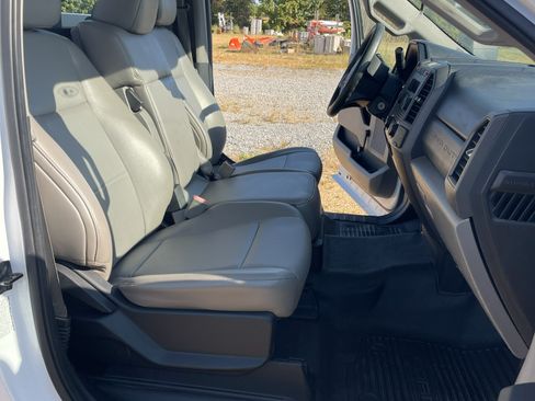 Used 2018 Ford F450 XL w/ Snow Plow Prep Package image 12