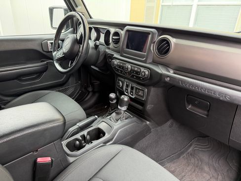 Used 2021 Jeep Wrangler Sport image 10