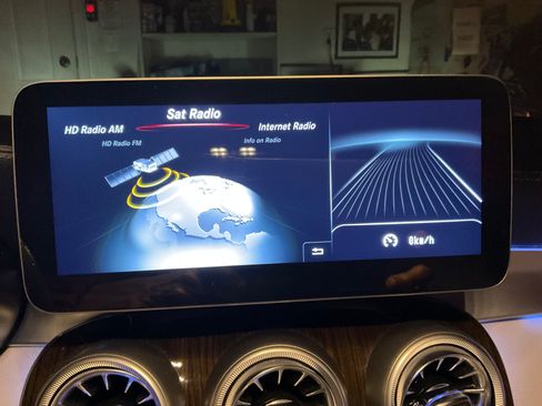 Used 2017 Mercedes-Benz C 300 Coupe image 16