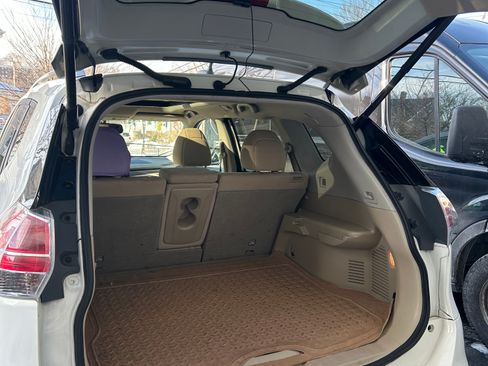 Used 2014 Nissan Rogue SV w/ SV Premium Package image 8