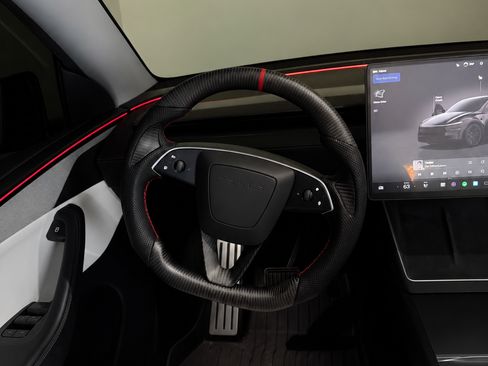 Used 2026 Tesla Model Y Long Range AWD/4WD image 11