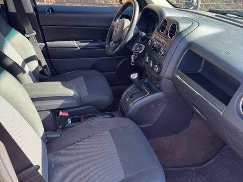 Used 2013 Jeep Patriot Latitude w/ Sun/Sound Group AWD/4WD image 10