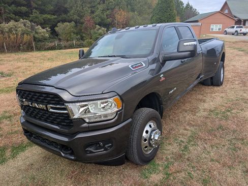 Used 2024 RAM 3500 Big Horn w/ Sport Appearance Package image 4