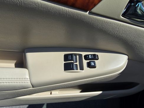 Used 2008 Toyota Solara SLE image 11