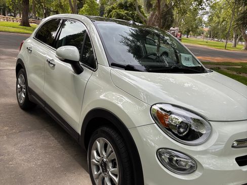 Used 2016 FIAT 500X Lounge image 4