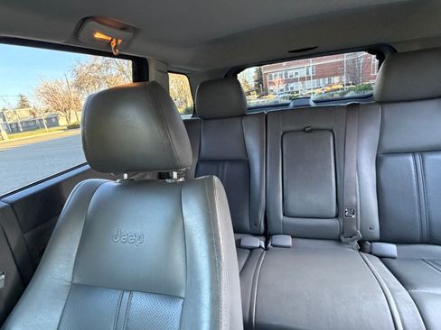 Used 2007 Jeep Grand Cherokee Limited w/ Trailer Tow Group IV image 12