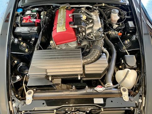 Used 2005 Honda S2000 image 8