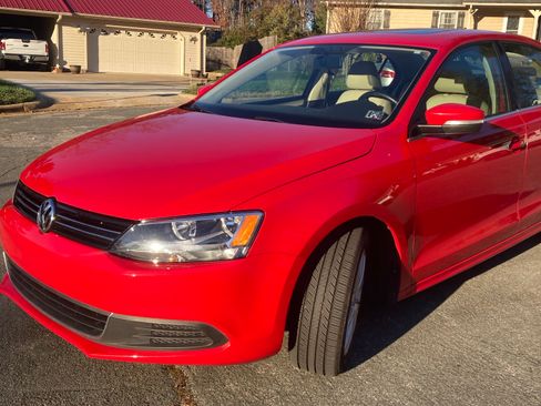Used 2013 Volkswagen Jetta SE image 2